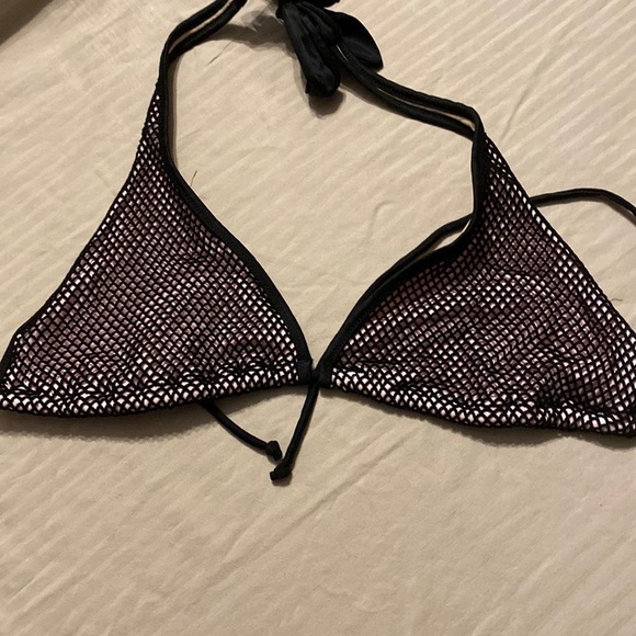 Victoria’s secret’s bikini top🏖​​​ - Picture 3 of 6